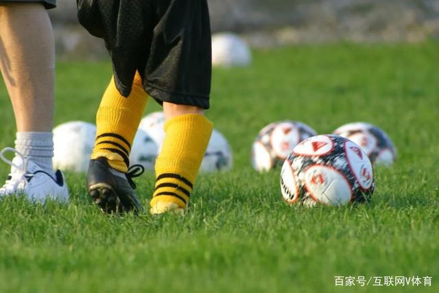 76人新赛季：经验与年轻并重，詹姆斯谈埃奇科姆成长